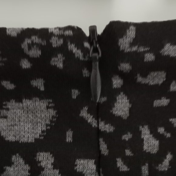 'NEW DIRECTIONS' Wrap skirt Cheetah print Size 10P NWOT - Picture 11 of 14